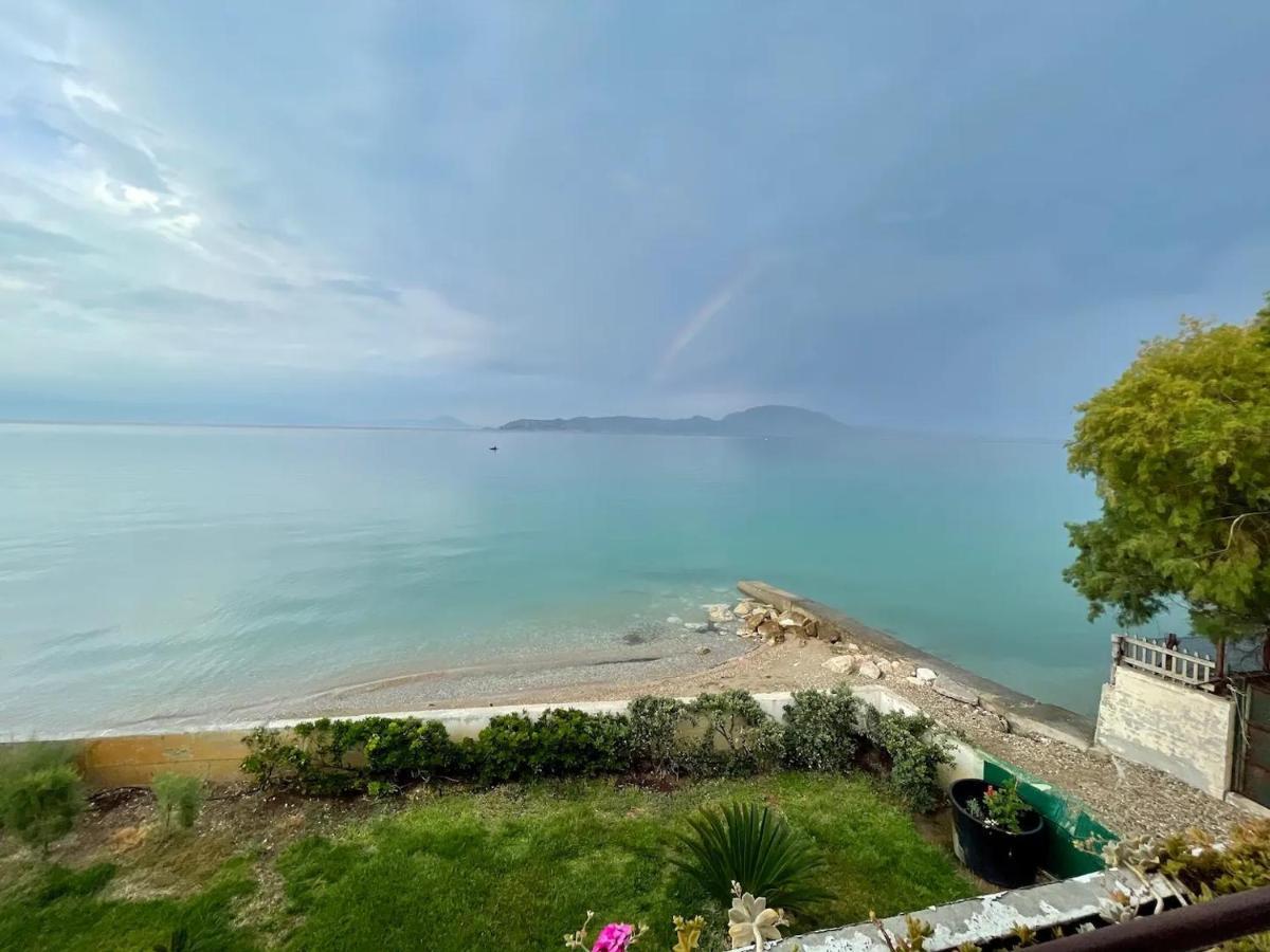 Stunning Beachfront Apartment Stratos Nerantza Bagian luar foto