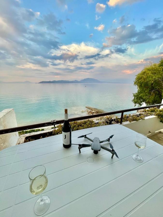 Stunning Beachfront Apartment Stratos Nerantza Bagian luar foto