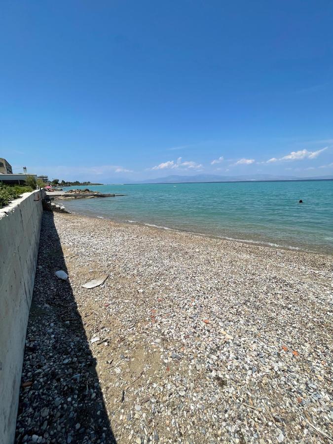 Stunning Beachfront Apartment Stratos Nerantza Bagian luar foto
